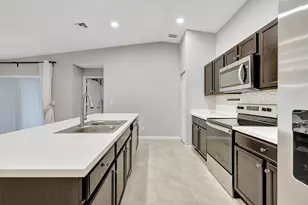 577 NW Floresta Dr, Port Saint Lucie, FL 34983 - Photo 11