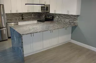 594 Springdale Cir, Palm Springs, FL 33461 - Photo 9