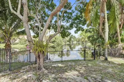 9721 Sea Turtle Drive, Plantation, FL 33324 - Photo 5