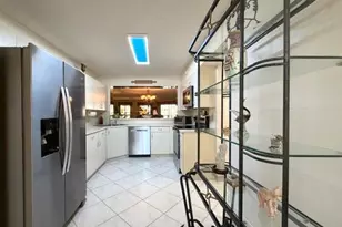 7449 Fairfax Dr, Tamarac, FL 33321 - Photo 9