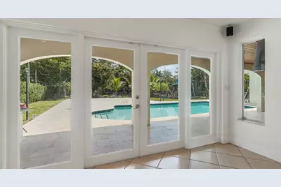 1120 E Tropical Way, Plantation, FL 33317 - Photo 9