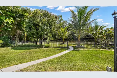 1120 E Tropical Way, Plantation, FL 33317 - Photo 17