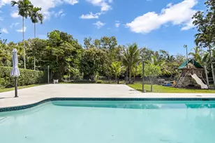 1120 E Tropical Way, Plantation, FL 33317 - Photo 13