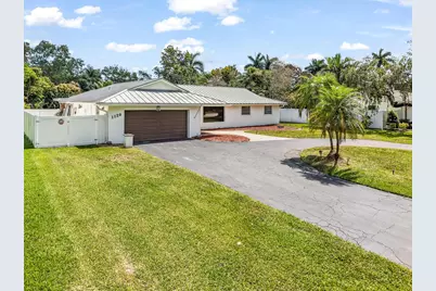 1120 E Tropical Way, Plantation, FL 33317 - Photo 1