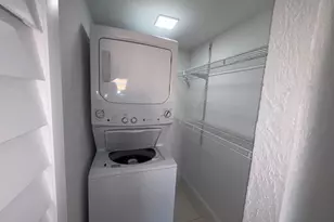 1095 W 77th St, Hialeah, FL 33014 - Photo 7