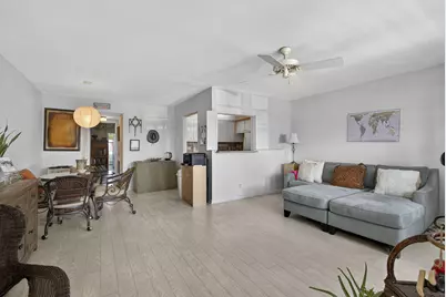 106 Camden E, West Palm Beach, FL 33417 - Photo 9