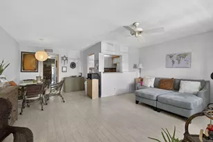 106 Camden E, West Palm Beach, FL 33417 - Photo 9