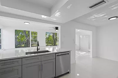 4300 NW 45th Terrace, Lauderdale Lakes, FL 33319 - Photo 5