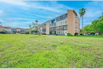 7301 NW 1st Street #402, Margate, FL 33063 - Photo 35