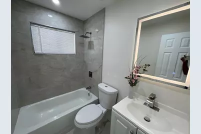 770 NW 40th Street, Oakland Park, FL 33309 - Photo 11