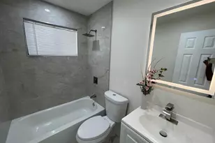 770 NW 40th St, Oakland Park, FL 33309 - Photo 13