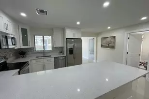 770 NW 40th St, Oakland Park, FL 33309 - Photo 7