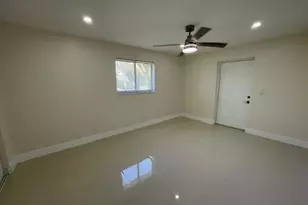 770 NW 40th St, Oakland Park, FL 33309 - Photo 13