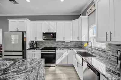 621 SE Prineville Street, Port Saint Lucie, FL 34983 - Photo 5