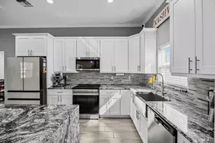 621 SE Prineville St, Port Saint Lucie, FL 34983 - Photo 5