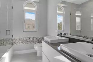 1792 Bay Dr, Pompano Beach, FL 33062 - Photo 25