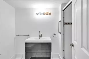 2750 NE 183rd St, Aventura, FL 33160 - Photo 23