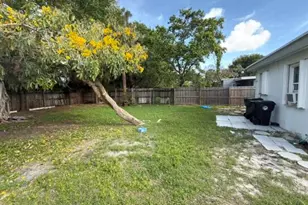 1229 S M St, Lake Worth Beach, FL 33460 - Photo 1