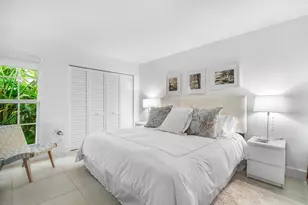 2320 Las Casitas Dr, Wellington, FL 33414 - Photo 17