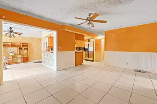 10805 NW 40th St, Coral Springs, FL 33065 - Photo 9