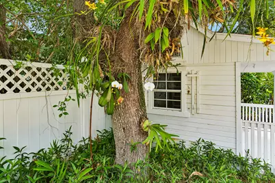 210 Merrain Road, Palm Beach, FL 33480 - Photo 9