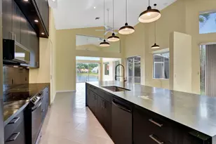 11922 Fountainside Cir, Boynton Beach, FL 33437 - Photo 11