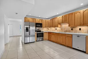 7599 NW 73rd Terrace, Tamarac, FL 33321 - Photo 7