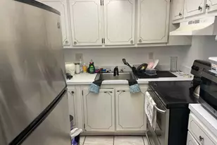 700 Village Green Ct, Palm Springs, FL 33461 - Photo 7