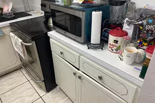 700 Village Green Ct, Palm Springs, FL 33461 - Photo 9