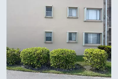 700 Village Green Court #101, Palm Springs, FL 33461 - Photo 3