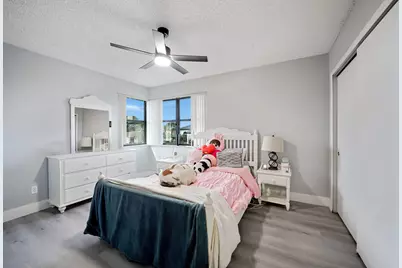6840 W Wedgewood Avenue, Davie, FL 33331 - Photo 41