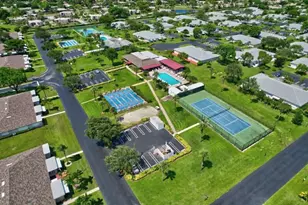 1232 Club Dr W, Delray Beach, FL 33445 - Photo 9