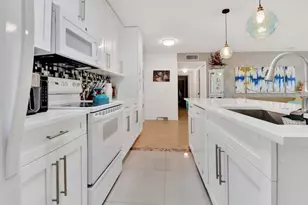 1232 Club Dr W, Delray Beach, FL 33445 - Photo 15