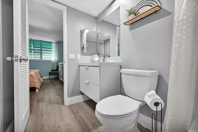 400 SE 10th Street #303, Deerfield Beach, FL 33441 - Photo 15