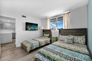 400 SE 10th St, Deerfield Beach, FL 33441 - Photo 17