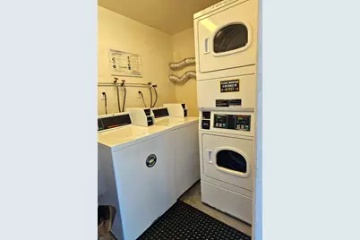 1505 Crescent Circle #B24, West Palm Beach, FL 33403 - Photo 11