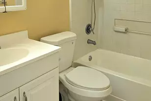 1505 Crescent Cir, West Palm Beach, FL 33403 - Photo 9