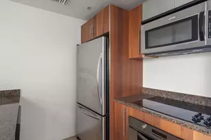 300 S Biscayne Blvd, Miami, FL 33131 - Photo 11