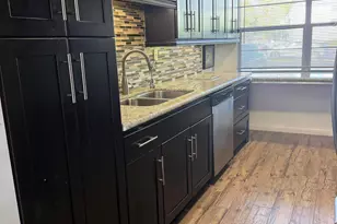 8205 NW 61st St, Tamarac, FL 33321 - Photo 9