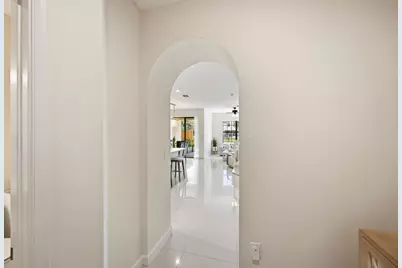 10415 Wellington Parc Drive, Wellington, FL 33449 - Photo 5