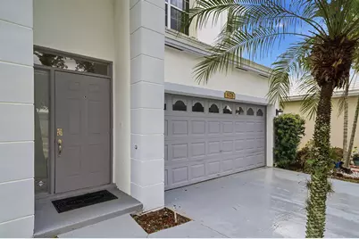 9378 NW 8th Circle, Plantation, FL 33324 - Photo 3