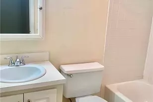 680 Tennis Club Dr, Fort Lauderdale, FL 33311 - Photo 15