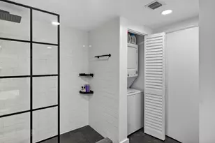 1750 N Bayshore Dr, Miami, FL 33132 - Photo 25