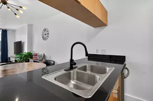 1750 N Bayshore Dr, Miami, FL 33132 - Photo 17