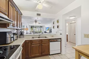 6618 Coral Lake Dr, Margate, FL 33063 - Photo 5