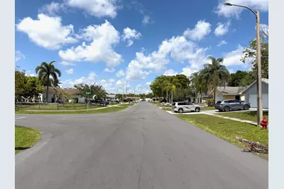 357 Las Palmas Street, Royal Palm Beach, FL 33411 - Photo 27