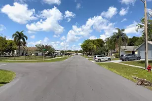 357 Las Palmas St, Royal Palm Beach, FL 33411 - Photo 27