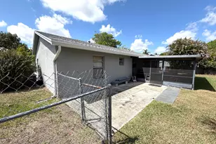 357 Las Palmas St, Royal Palm Beach, FL 33411 - Photo 21