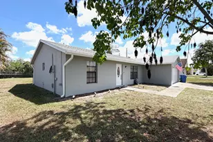 357 Las Palmas St, Royal Palm Beach, FL 33411 - Photo 23