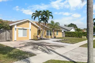 1127 NW 9th St, Boynton Beach, FL 33426 - Photo 3